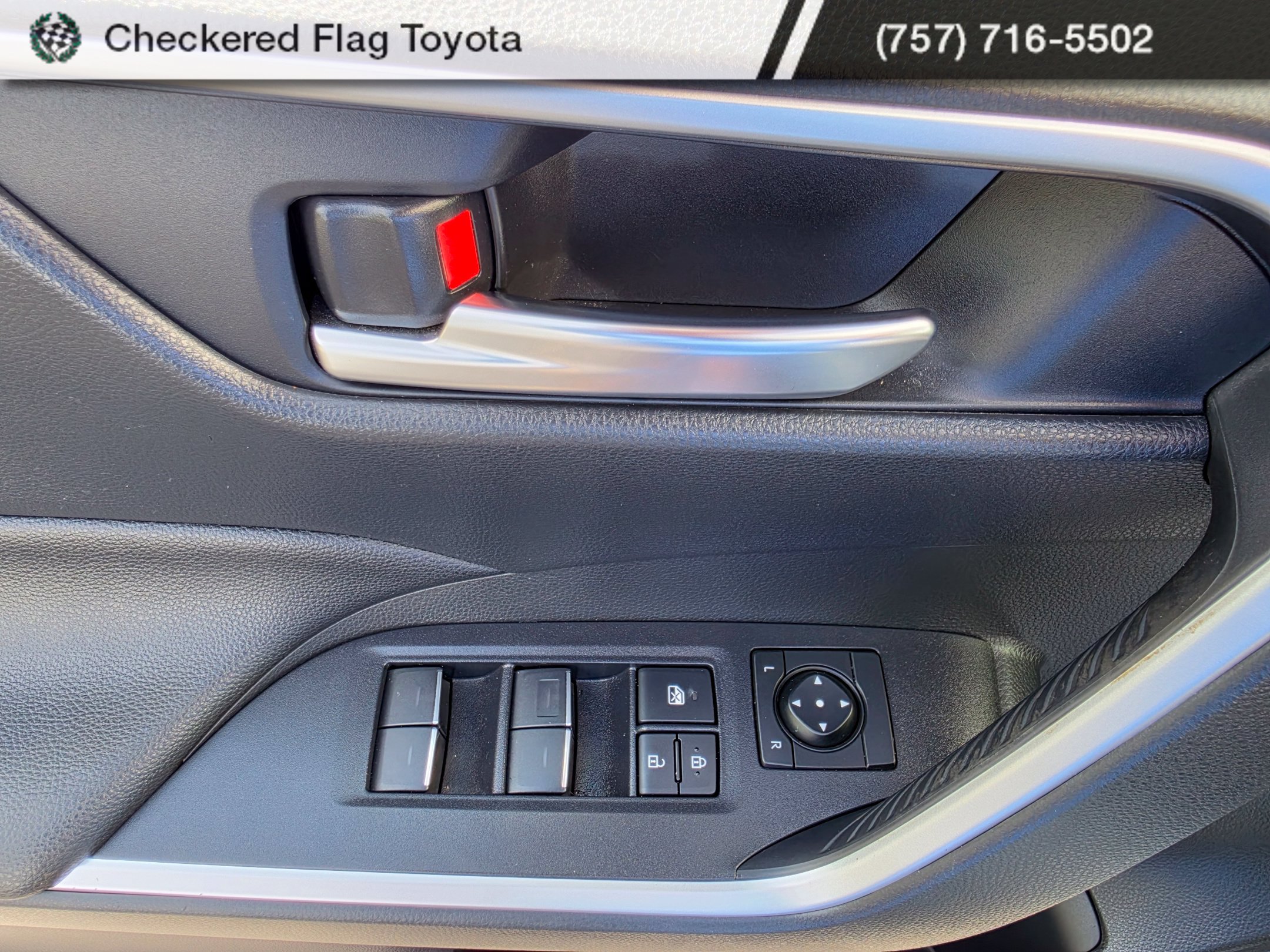 Used 2024 Toyota RAV4 SE w/ Weather & Moonroof Package AWD/4WD image 16
