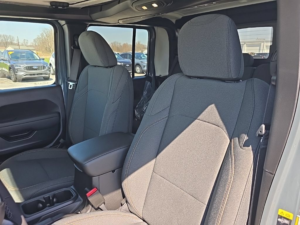 New 2026 Jeep Gladiator Sport AWD/4WD image 18