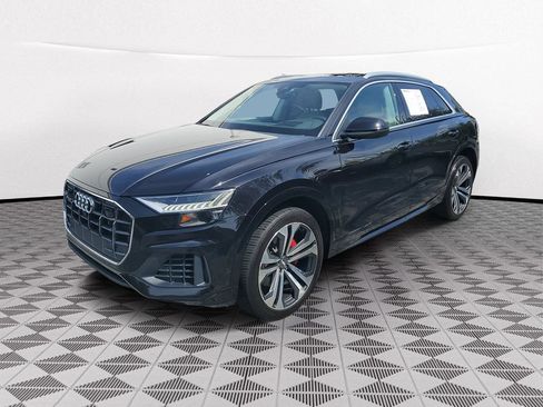 Used 2019 Audi Q8 Prestige w/ Luxury Package AWD/4WD image 3