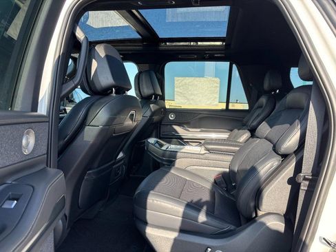 New 2026 Lincoln Navigator L Reserve w/ Jet Appearance Package image 11