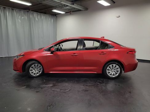 Used 2020 Toyota Corolla LE FWD image 5