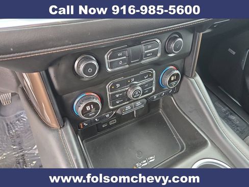 Used 2021 Chevrolet Suburban High Country w/ Premium Package image 13