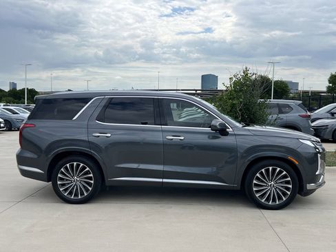 Used 2023 Hyundai Palisade Calligraphy w/ Cargo Package FWD image 3