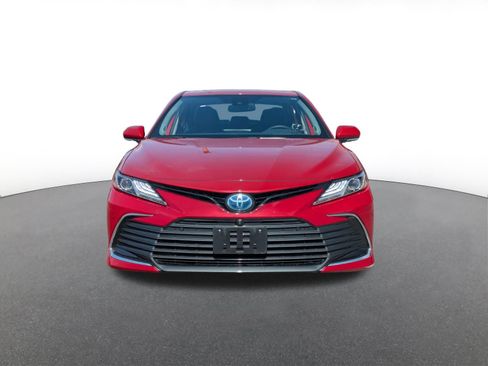 Used 2024 Toyota Camry XLE w/ Navigation Package image 8