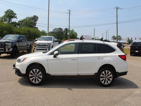Used 2017 Subaru Outback 3.6R Touring w/ Popular Package #5A AWD/4WD image 12