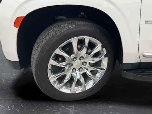Used 2024 GMC Yukon XL Denali AWD/4WD image 39