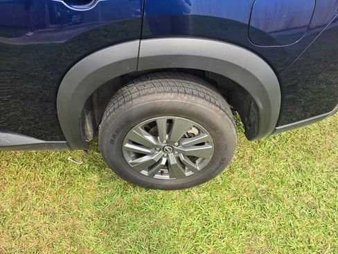 Used 2025 Nissan Pathfinder SV AWD/4WD image 4