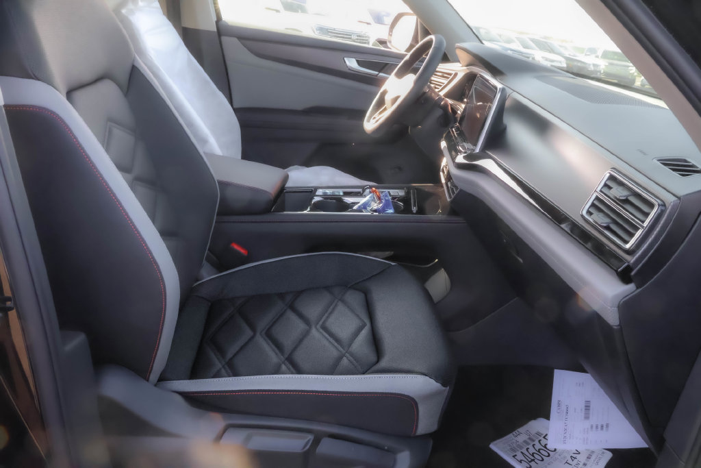New 2026 Volkswagen Atlas Peak Edition AWD/4WD image 40