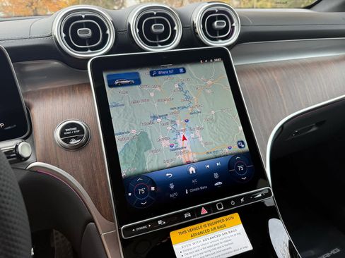 Used 2026 Mercedes-Benz GLC 300 4MATIC image 16