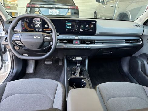 Used 2025 Kia K4 FWD image 33