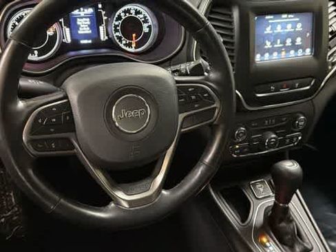 Used 2021 Jeep Cherokee Latitude Lux FWD image 23