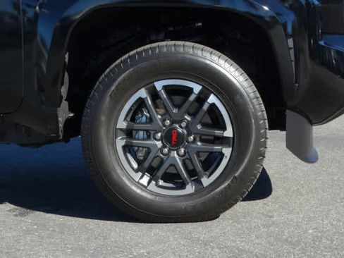 Used 2025 Toyota Tacoma TRD Sport image 8