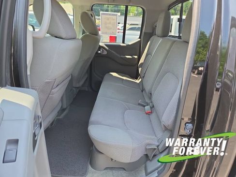 Used 2017 Nissan Frontier SV w/ SV Value Truck Package AWD/4WD image 15