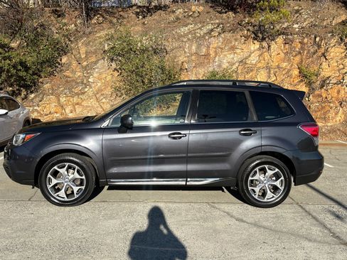 Used 2017 Subaru Forester 2.5i Touring w/ Popular Package #1 AWD/4WD image 2