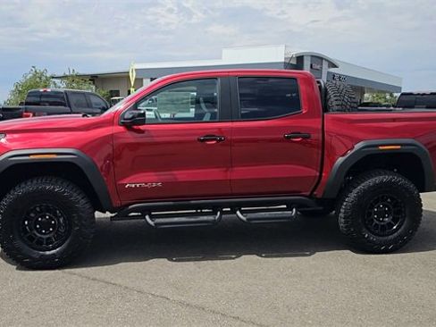 Used 2026 GMC Canyon AT4X w/ AT4X AEV Edition image 5