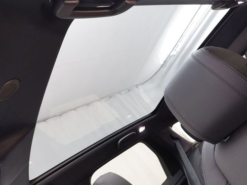 New 2026 Land Rover Discovery Sport Landmark image 14