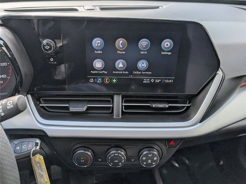 Used 2025 Chevrolet Trax RS w/ Sunroof Package FWD image 25