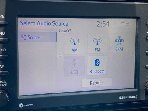 Used 2022 Toyota RAV4 XLE FWD image 22