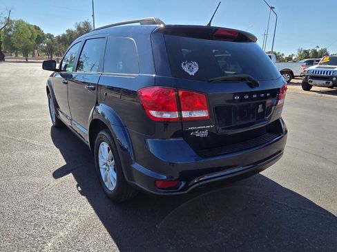 Used 2018 Dodge Journey SXT w/ Premium Group FWD image 3