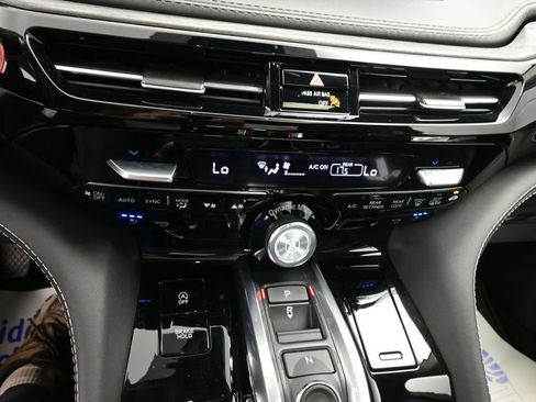 Used 2024 Acura MDX SH-AWD w/ Advance Package image 35
