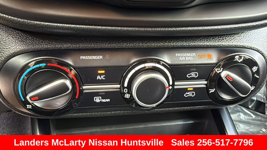 Used 2025 Kia Soul LX FWD image 31