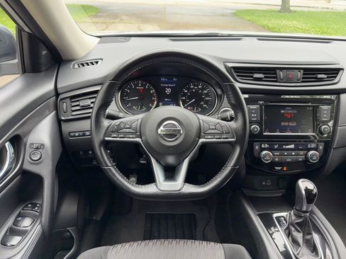 Used 2020 Nissan Rogue SV AWD/4WD image 11