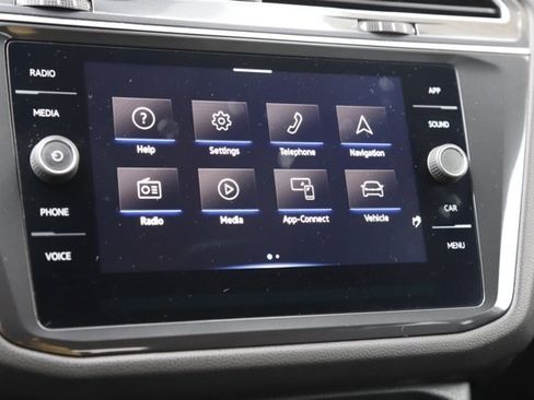 Used 2023 Volkswagen Tiguan SE image 23