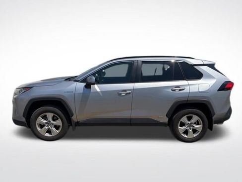 Used 2021 Toyota RAV4 XLE AWD/4WD image 2