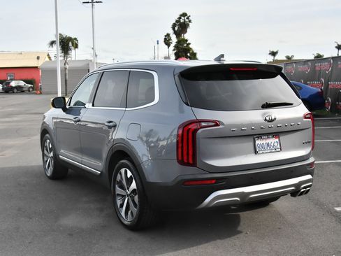 Used 2020 Kia Telluride EX w/ EX Premium Package image 6