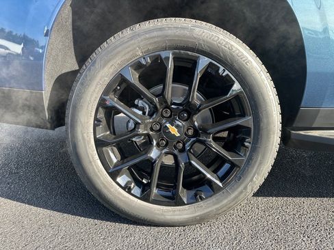 New 2026 Chevrolet Suburban Premier image 12