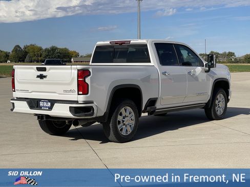 Used 2025 Chevrolet Silverado 2500 High Country w/ Technology Package image 16