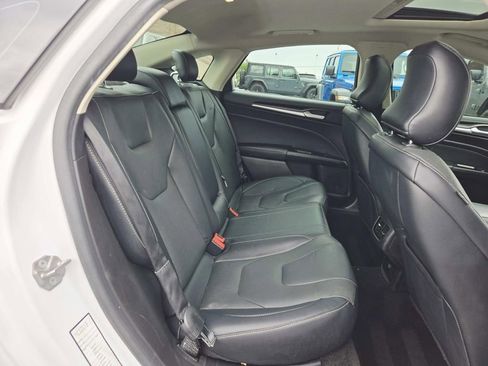 Used 2019 Ford Fusion Titanium AWD/4WD image 15