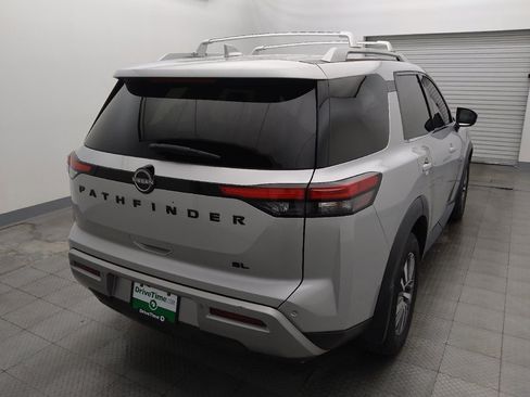 Used 2022 Nissan Pathfinder SL w/ Lighting Package (N92) FWD image 7
