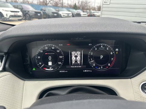 Used 2018 Land Rover Range Rover Velar R-Dynamic SE image 12