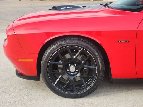 Used 2015 Dodge Challenger R/T image 8