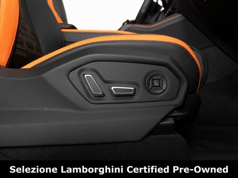 Used 2025 Lamborghini Urus SE image 38