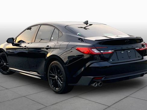 Used 2025 Toyota Camry SE w/ Multimedia Upgrade Package image 11