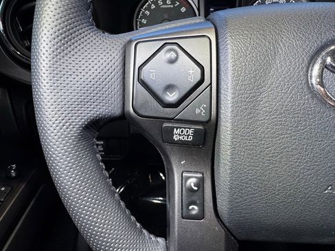 Used 2023 Toyota Tacoma TRD Off-Road w/ TRD Premium Off Road Package AWD/4WD image 25
