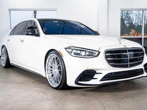 Used 2021 Mercedes-Benz S 580 4MATIC Sedan image 4