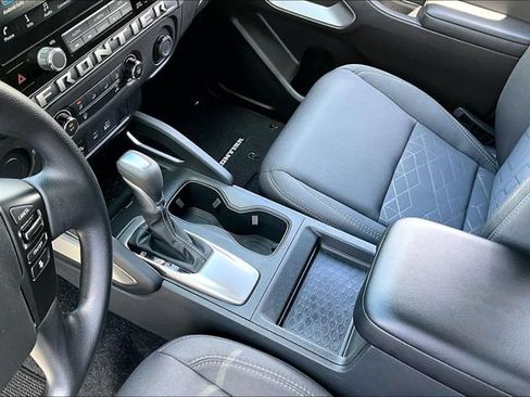 Used 2025 Nissan Frontier SV RWD image 19