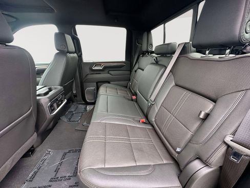 Used 2024 Chevrolet Silverado 3500 High Country w/ High Country Premium Package image 34