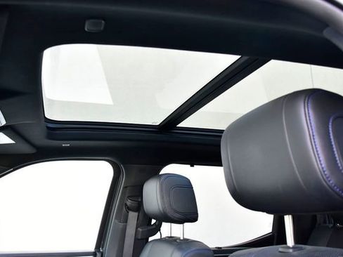 Used 2024 Toyota Tundra Platinum image 8