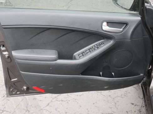 Used 2018 Kia Forte LX w/ LX Popular Package image 12