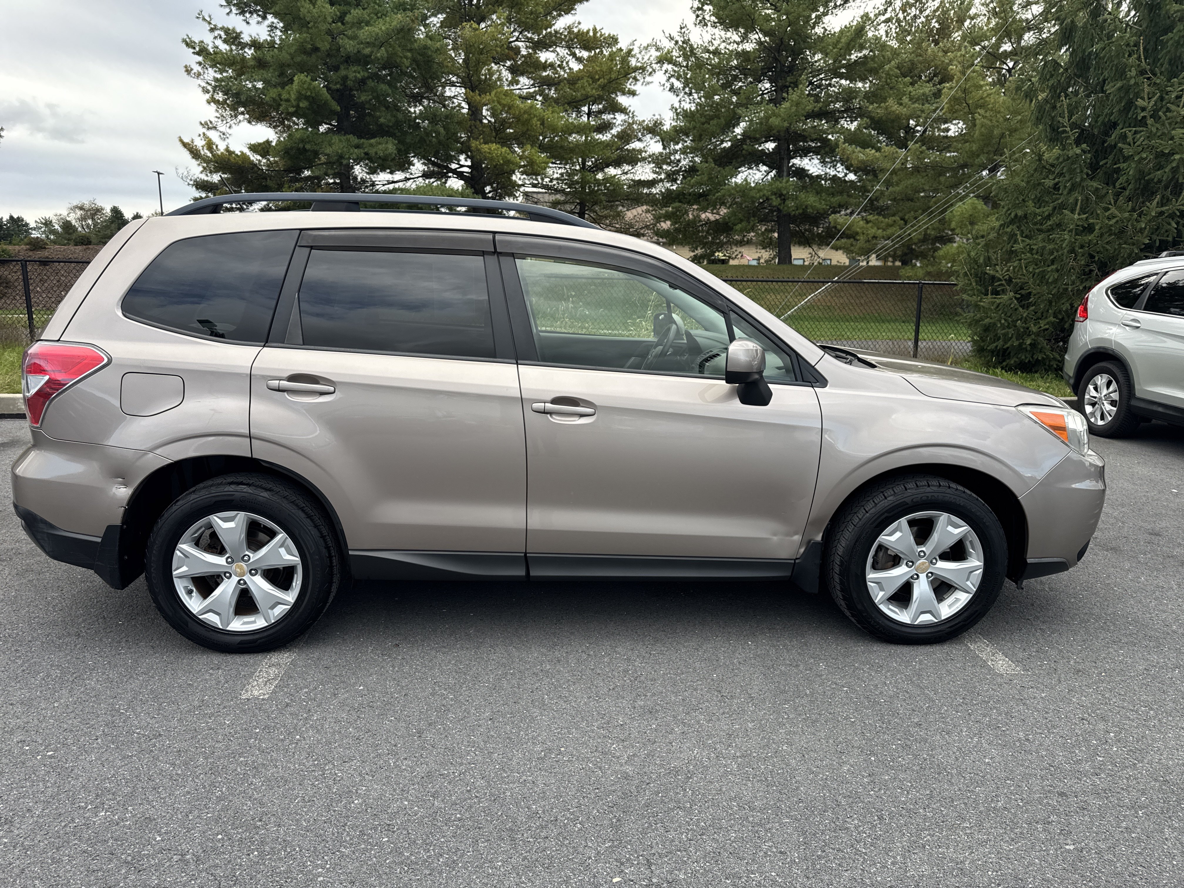 Used 2015 Subaru Forester 2.5i Premium AWD/4WD image 28
