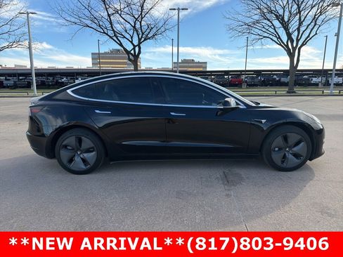 Used 2020 Tesla Model 3 Standard Range image 4