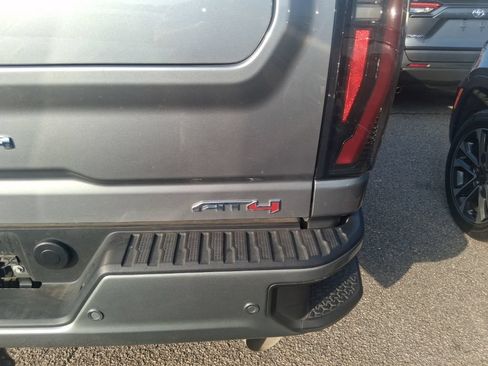 Used 2025 GMC Sierra 2500 AT4 AWD/4WD image 7