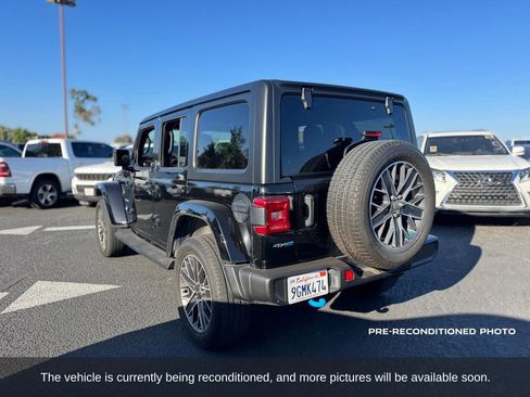Used 2023 Jeep Wrangler Unlimited Sahara w/ Cold Weather Group AWD/4WD image 3