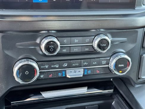 Used 2023 Ford F250 Lariat w/ Chrome Package image 18