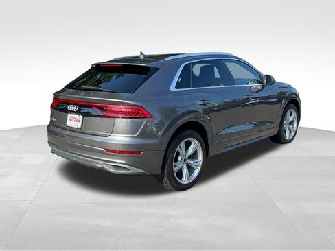 Used 2022 Audi Q8 Premium w/ Convenience Package AWD/4WD image 10