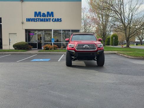 Used 2016 Toyota Tacoma TRD Off-Road w/ Premium & Technology Package image 58